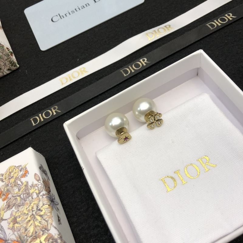 chr1st1an D10r earrings